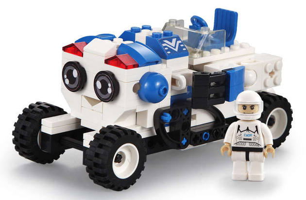Klocki konstrukcyjne CaDA Robot Bobby 2w1 Pojazd z napędem pull back 195 elementów