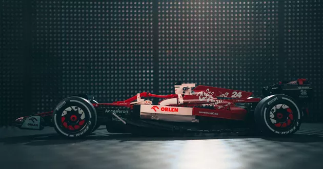 Klocki Konstrukcyjne CaDA Alfa Romeo Formuła 1 Team Orlen Samochód wyścigowy czerwony 1868 elementów